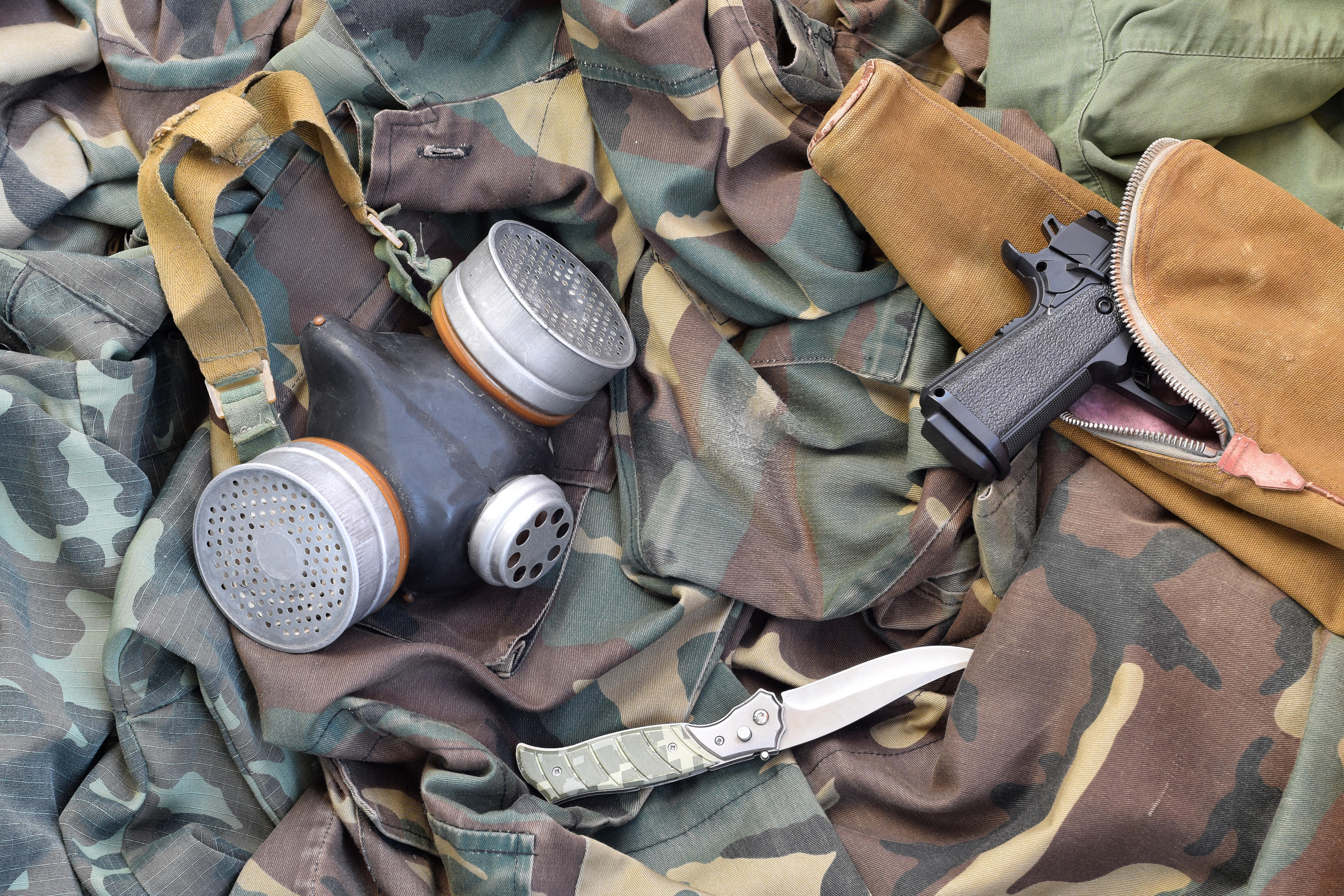 gas mask and knife survival 